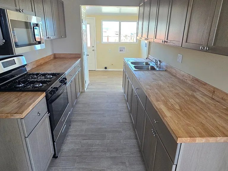 13366 Verbena St — Photo 3