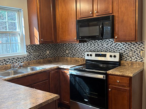 Stainless Steel Appliances, 42" Cabinets with Lazy Susan