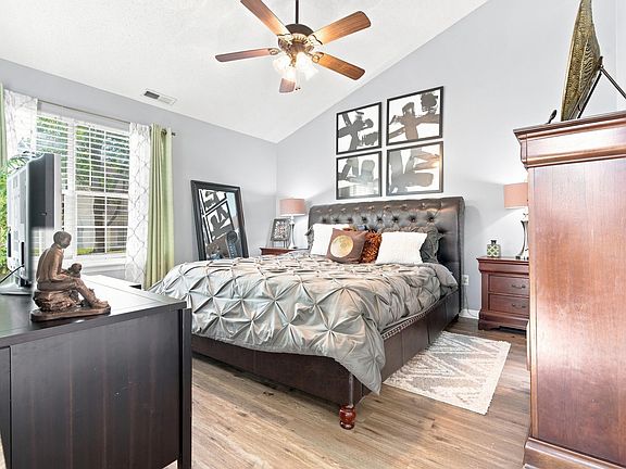 5th image of 119 Stone Meadow Ln
