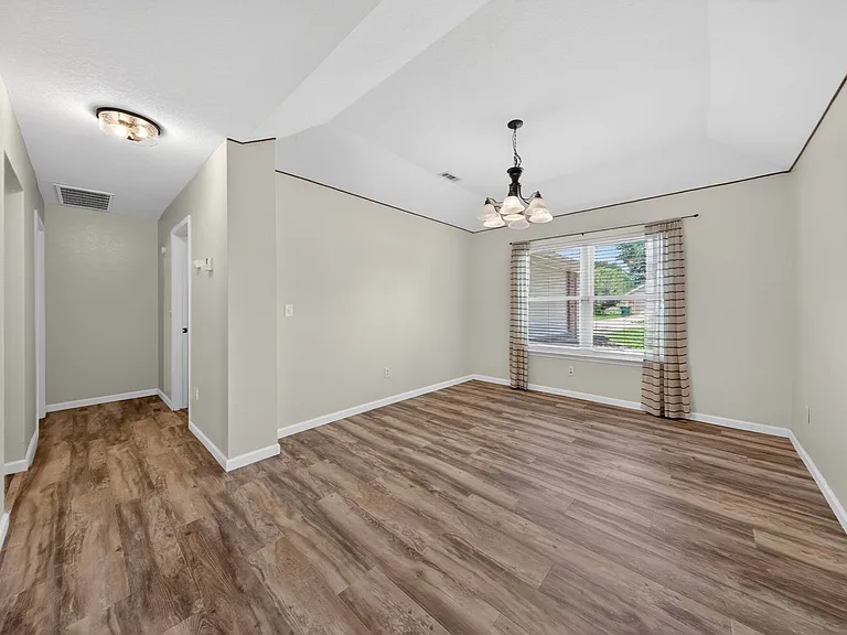 903 Tyra Ln — Photo 8