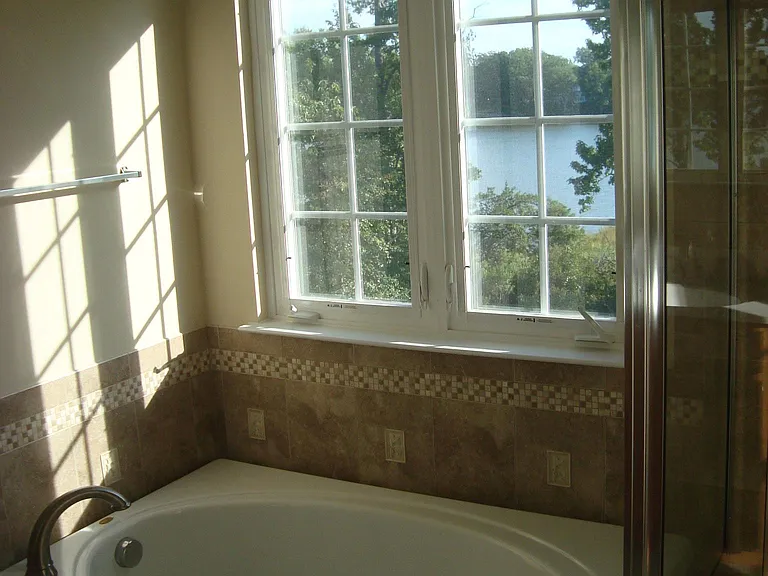 Monroe Point Dr — Photo 14