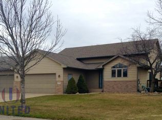 475 Eagle Cir, Dakota Dunes, SD 57049