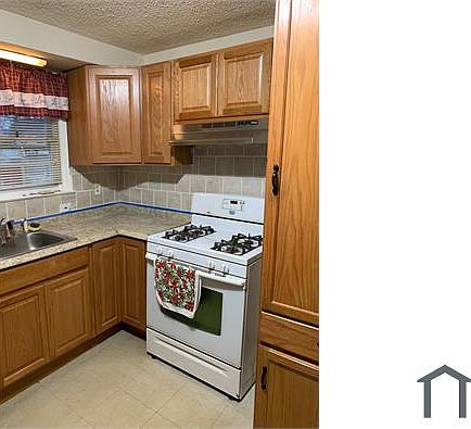 2nd image of 221 Rosewell St