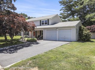 22 Ivy Way, Aberdeen, NJ 07747