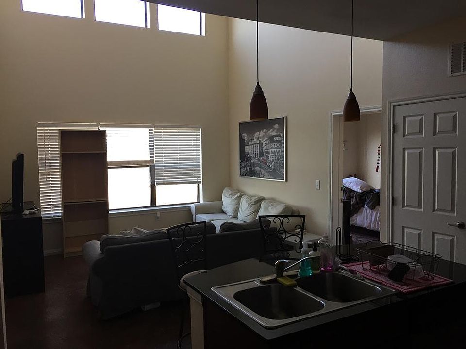1st image of 2501 Pearl St APT 609