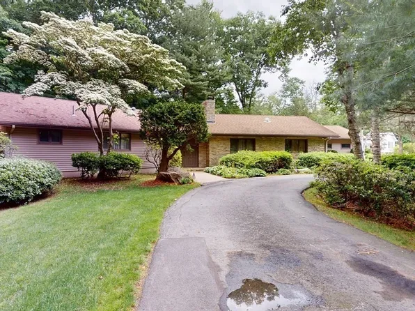 13 W Hill Ter, Worcester, MA 01609