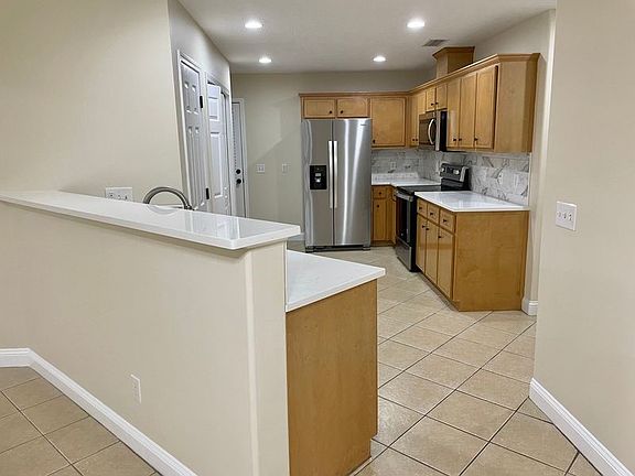 5th image of 100/102 Windridge Dr