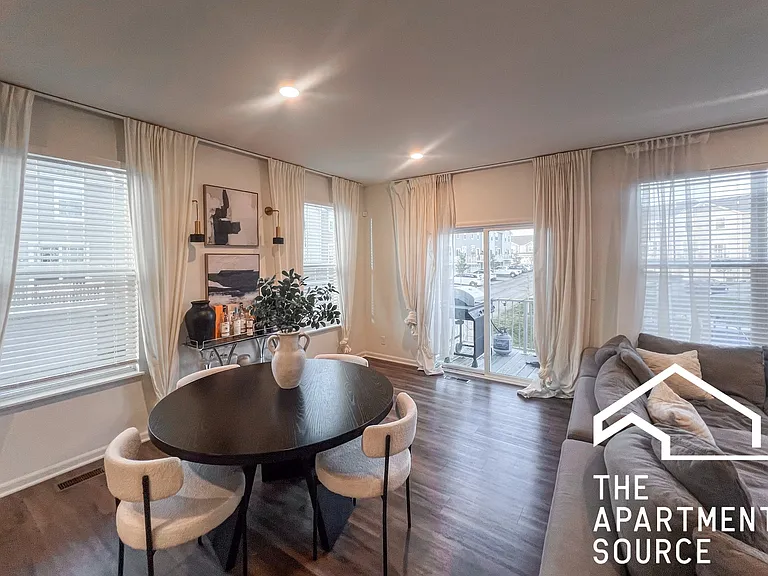 2360 Southwind Blvd #TOWNHOUSE — Photo 2