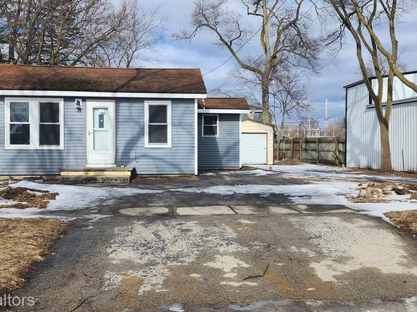 182 W Maple St, Montrose, MI 48457