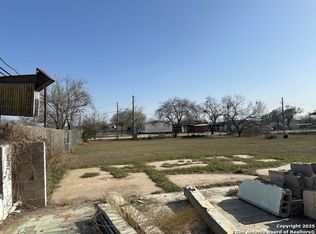 98 S Edwards Ave #5-10, Charlotte, TX 78011