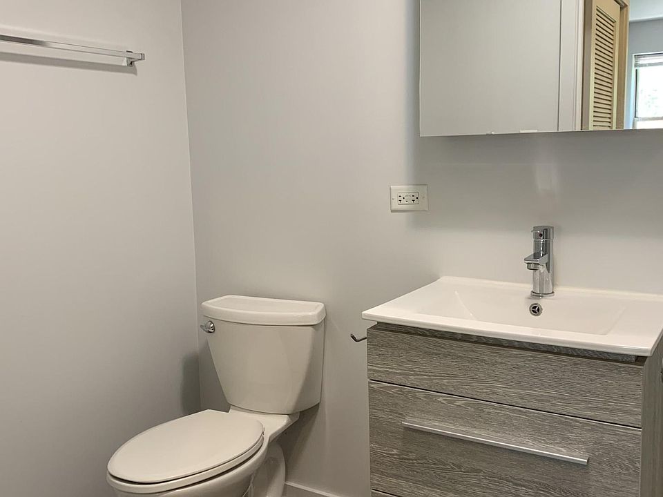1st image of 5718 N Winthrop Ave APT 507
