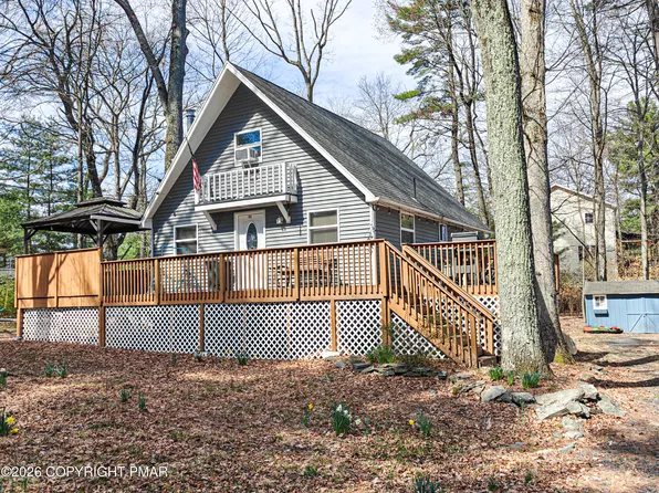 107 Snowshoe Dr, Dingmans Ferry, PA 18328