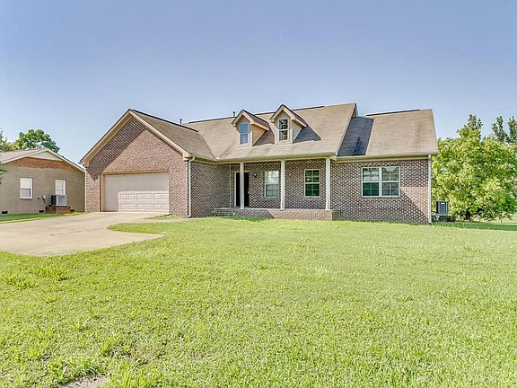 2nd image of 225 Cedar Crst #225