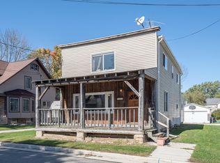 1052 W Grant Ave, Cleveland, WI 53015