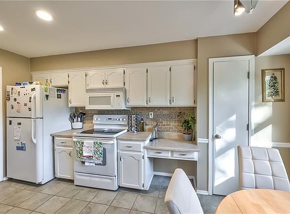 4th image of 5806 NW Aspen Ln