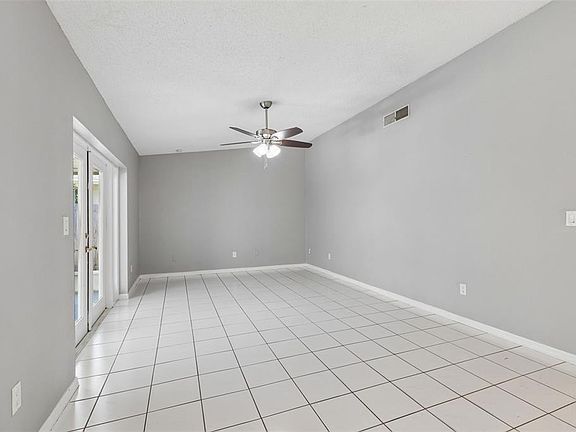 5th image of 1733 Sutton Pl