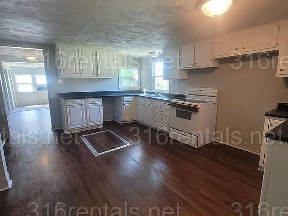 3rd image of 1110 N Pine St