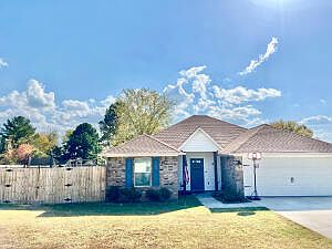 4th image of 8 Fox Creek Ct