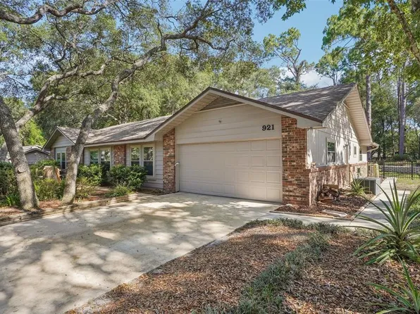 921 Torchwood Dr, Deland, FL 32724