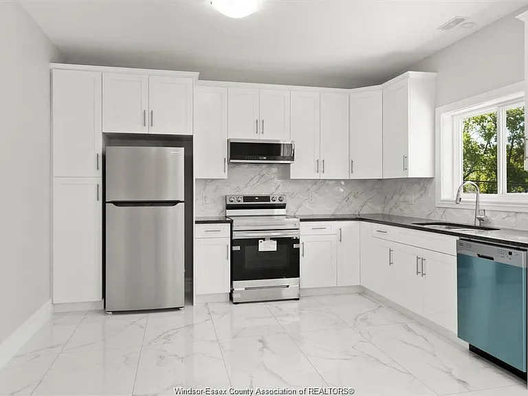 2280 Daytona Ave #D — Photo 3