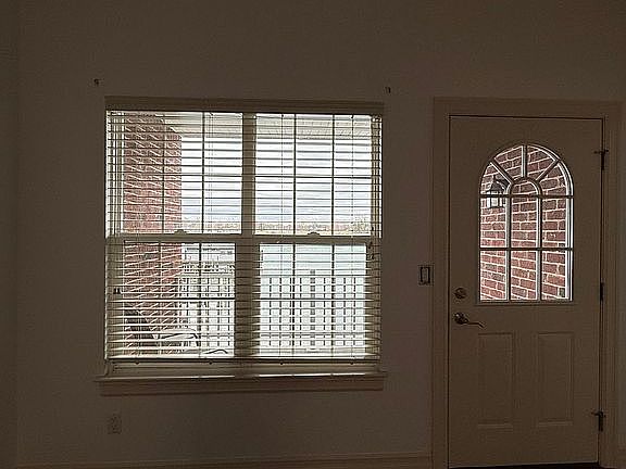 4th image of 2727 Riverside Dr #15