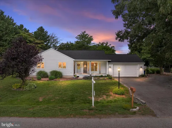 420 Five Farms Dr, Stevensville, MD 21666