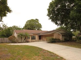 1602 S Golfview Dr, Plant City, FL 33566