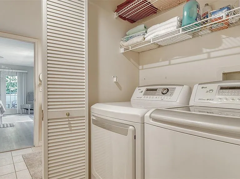 835 S Osprey Ave #201 — Photo 27