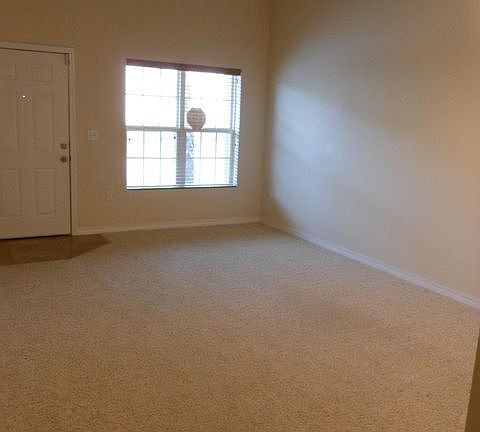 3rd image of 1510 Bentley Cir