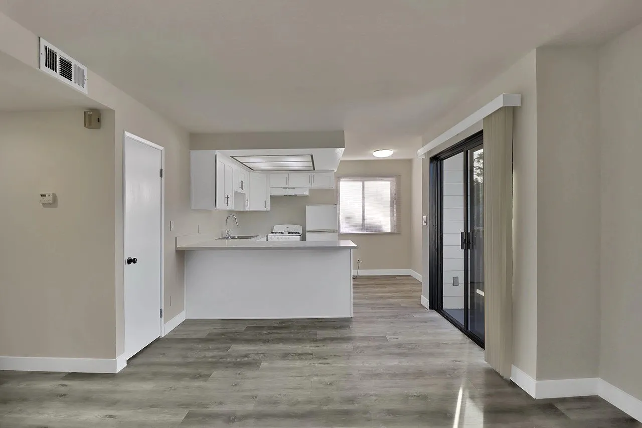 10727-31 Lawler St., Los Angeles, CA 90034 — Photo 2