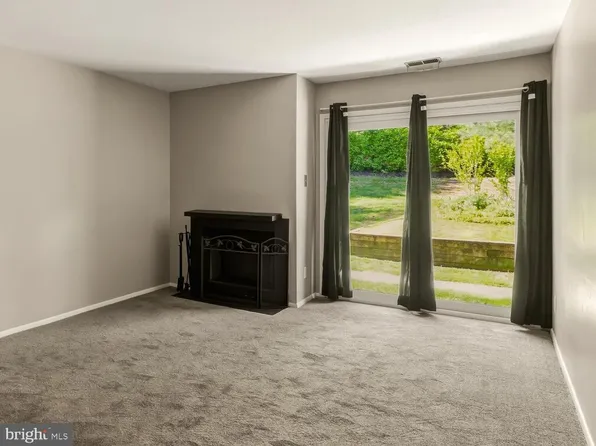 445 Durham Ct, Mantua, NJ 08051