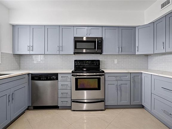 2nd image of 505 NE 20th Avenue #208