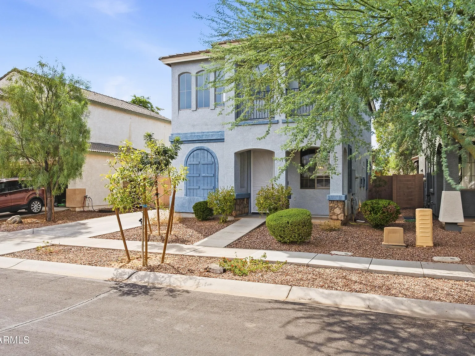 4 bed, 2.5 bath, 2006 sqft, $2,500 — Photo 2