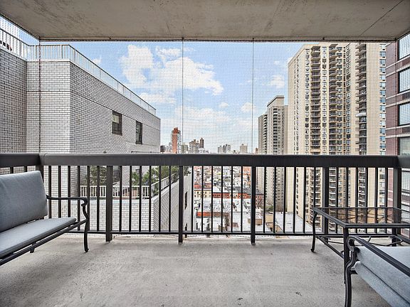 4th image of 422 E 72nd St APT 17E