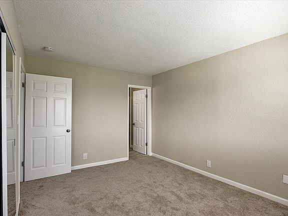5th image of 118 Carol Ct #28