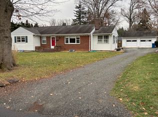 19 Evans Dr, Cranbury, NJ 08512
