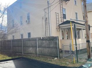 25 Charles St, Pawtucket, RI 02860