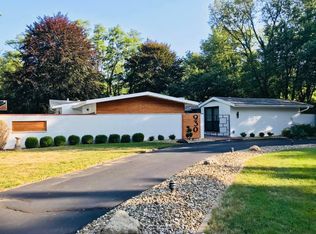 930 W Oakglen Dr, Peoria, IL