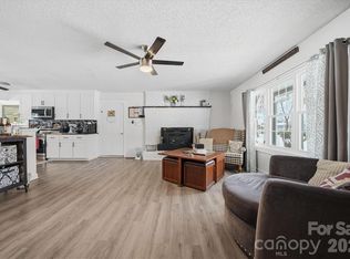 74 7th St NW, Taylorsville, NC 28681