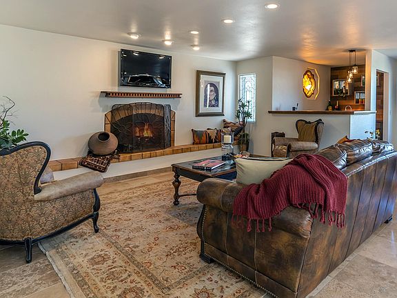 3rd image of 2842 N Calle Ladera