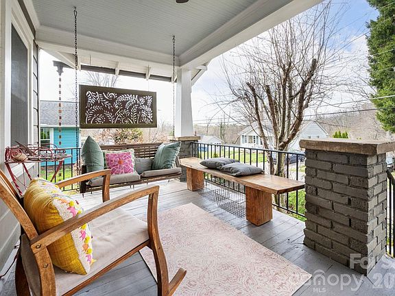 3rd image of 21 Craig Cir