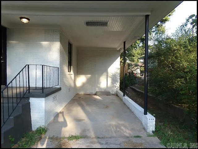 2919 Fair Park Blvd — Photo 8