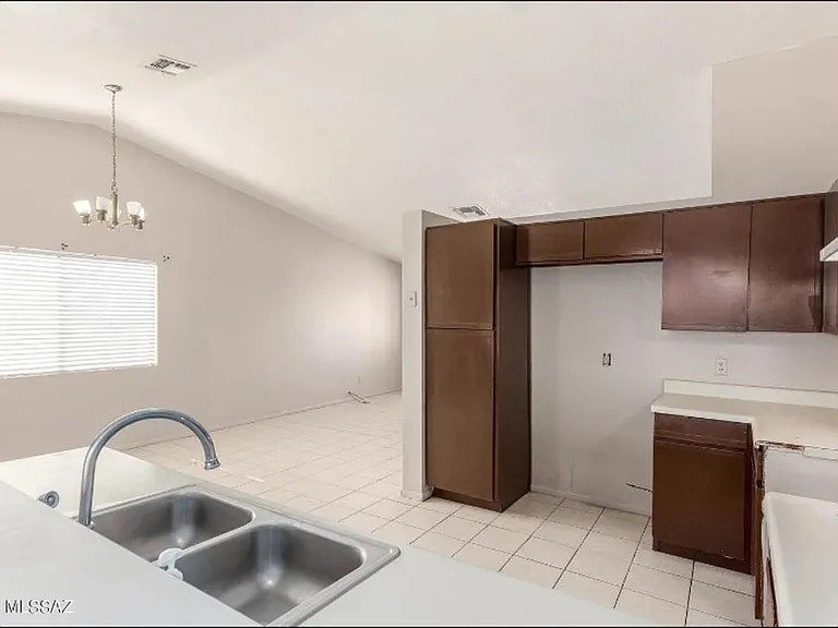 1940 W Chardonnay Dr — Photo 8