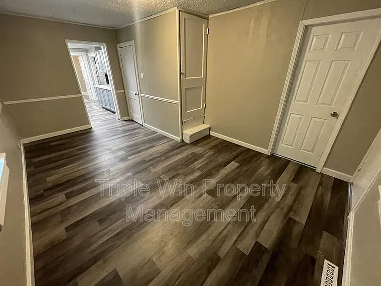 9425 Burdella Ave — Photo 16
