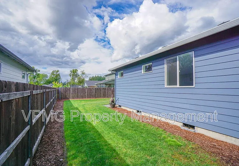 604 NW 25th Way — Photo 37