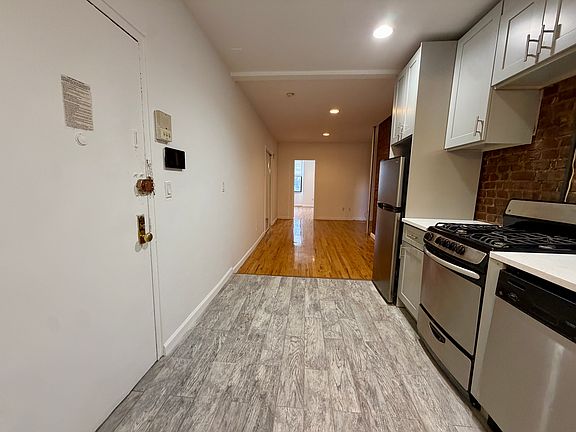 3rd image of 347 E 65th St APT 4FW