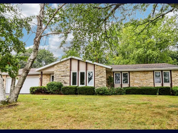 685 Oak DRIVE, Jefferson, WI 53549