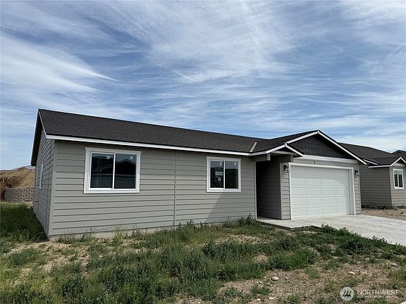 3rd image of 2367 Noah Street SE