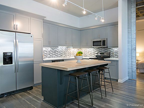 5th image of 3211 5th Ave Unit 207