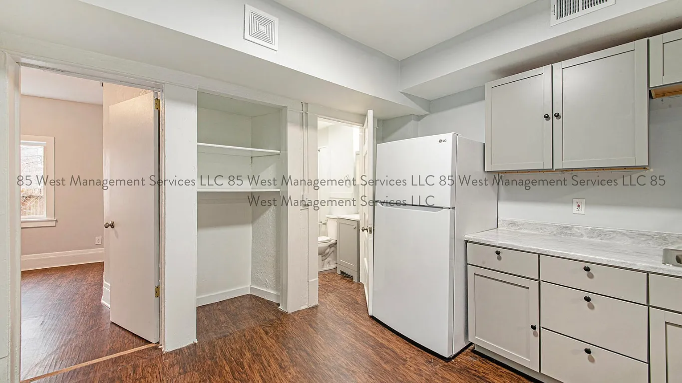 407 11th St NW — Photo 3